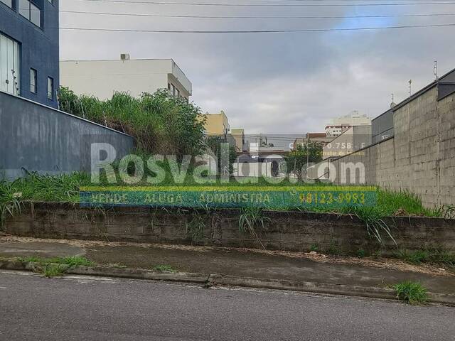 Venda em Loteamento Villa Branca - Jacareí